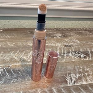 Mally Plush Pen Brightening Concealer